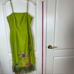 Stunning lime green dress by geometry size 6 like new